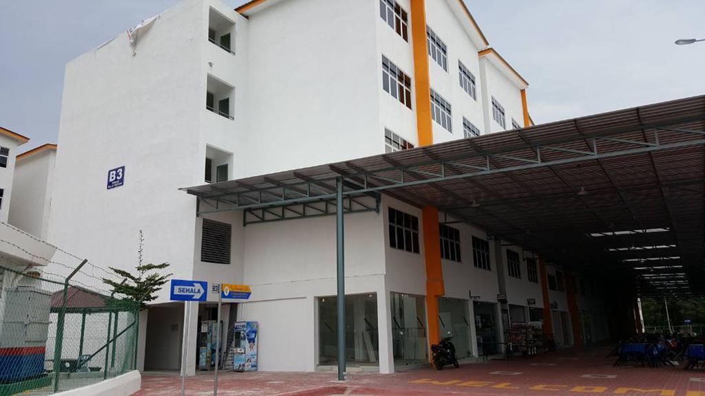 Bistari Homestay Parit Raja Uthm Exterior photo